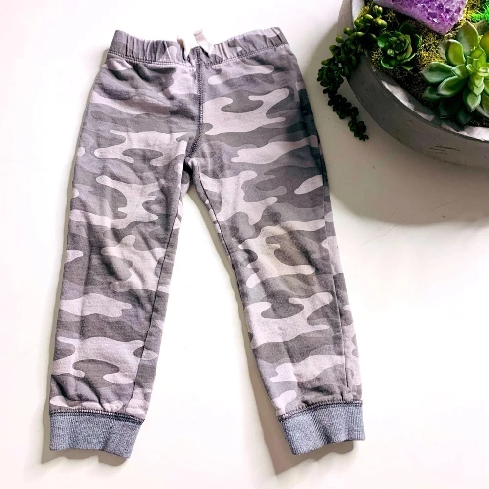 Carter’s Grey Camouflage Jogger Sweatpants baby boy toddler size 4T kids